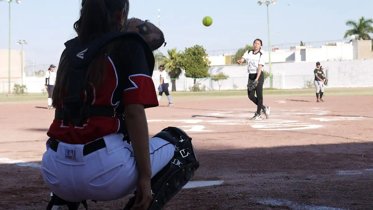 27 Adrenalina pura en Liga de Softbol Femenil de Torreón1